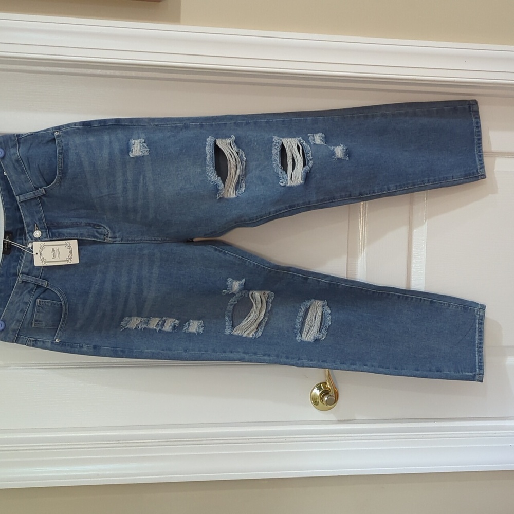 NWT Coeur De Vague Distressed Jeans SZ L